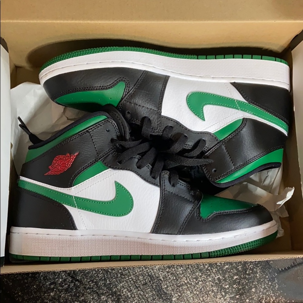 Air Jordan 1 MID